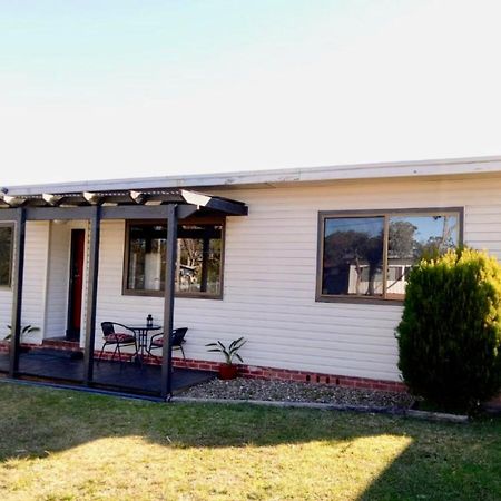 The Husky House Or Little Husky Studio Suite Huskisson Exterior foto